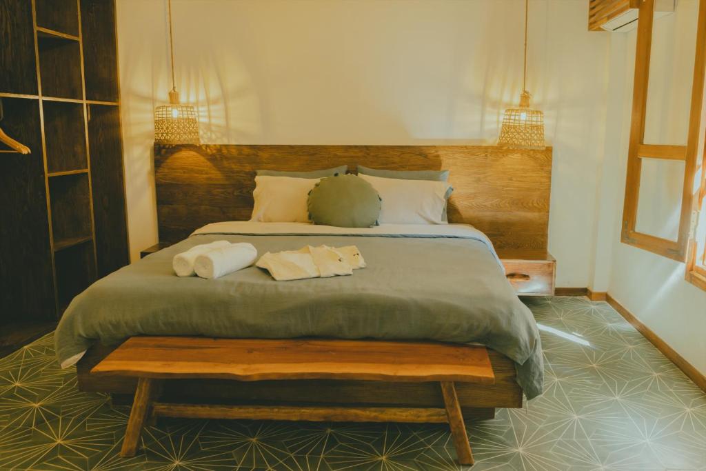 The Wooden Gate - 14