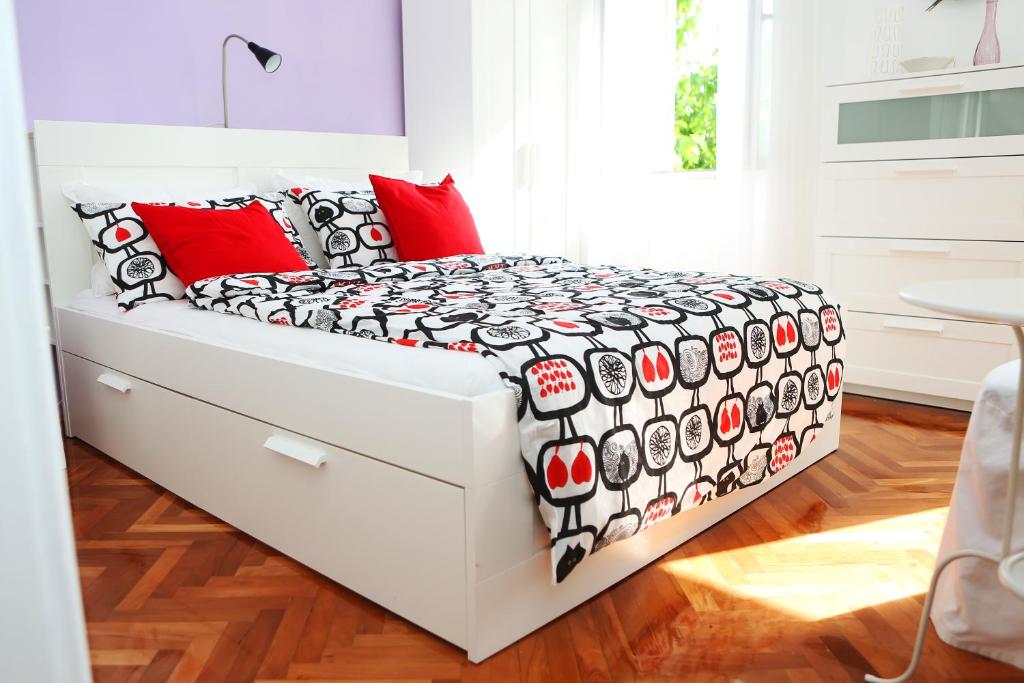 Postel nebo postele na pokoji v ubytování Rooms Denoble