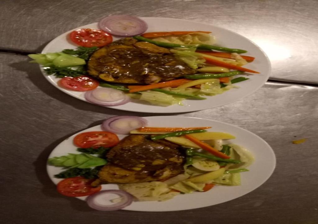 Jídlo v hotelu nebo okolí
