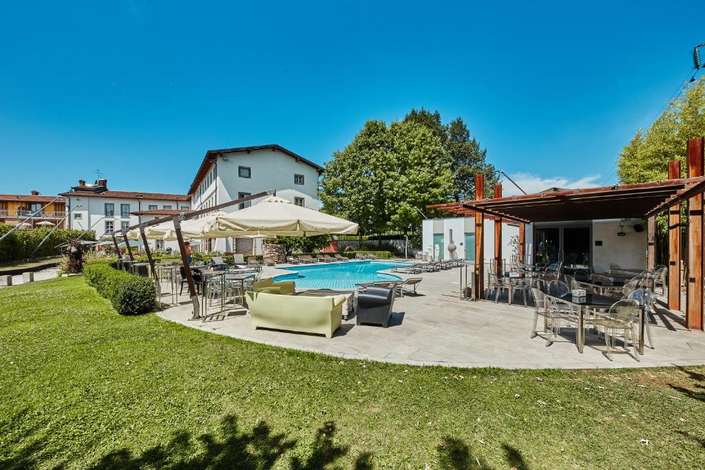 Bazén v ubytování Settecento Hotel nebo v jeho okolí