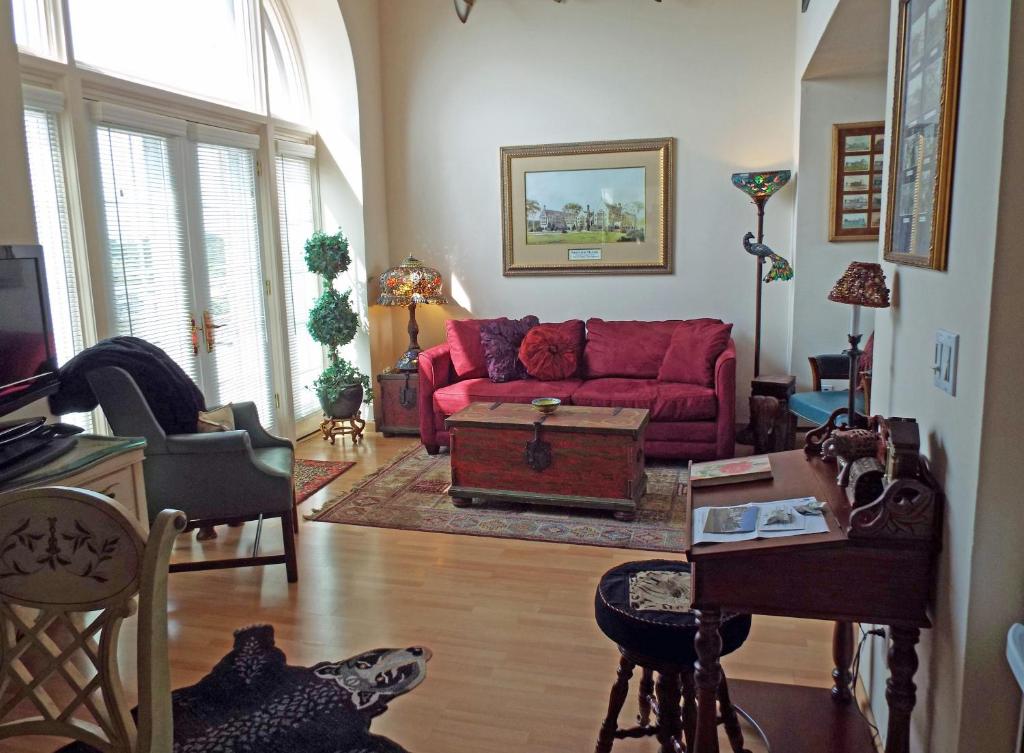 Montauk Manor - Superior Deluxe Suite With Fireplace