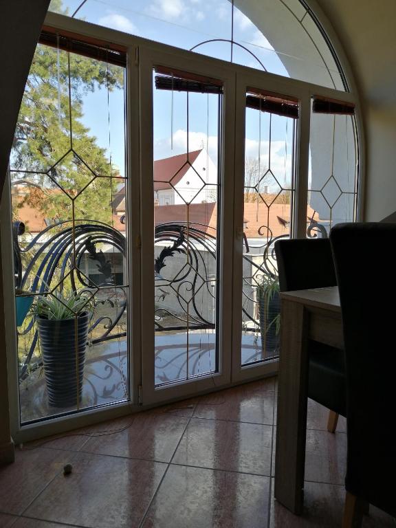 Balkón alebo terasa v ubytovaní Apartmani Sunset