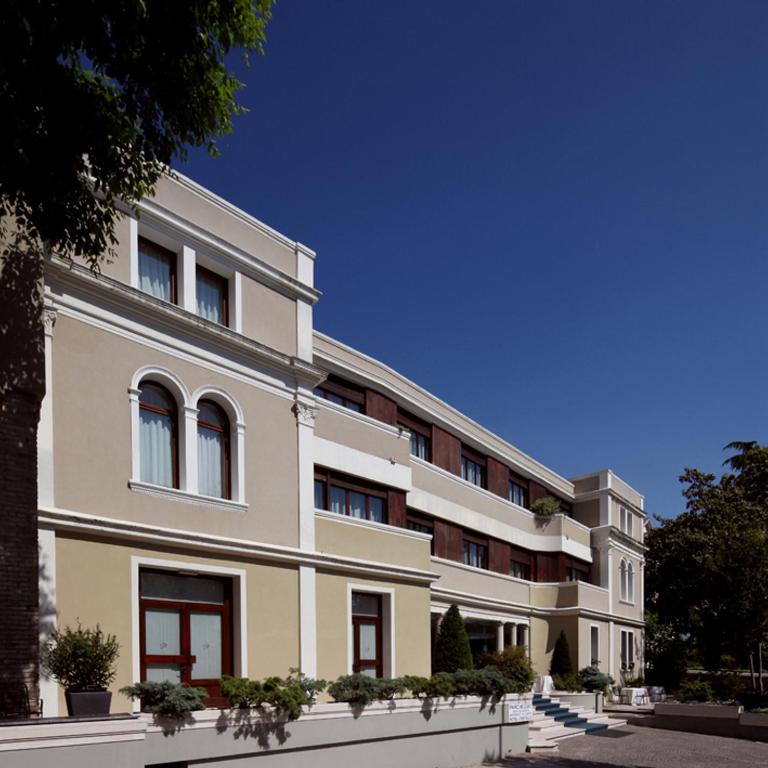 Budova, kde se hotel nachází