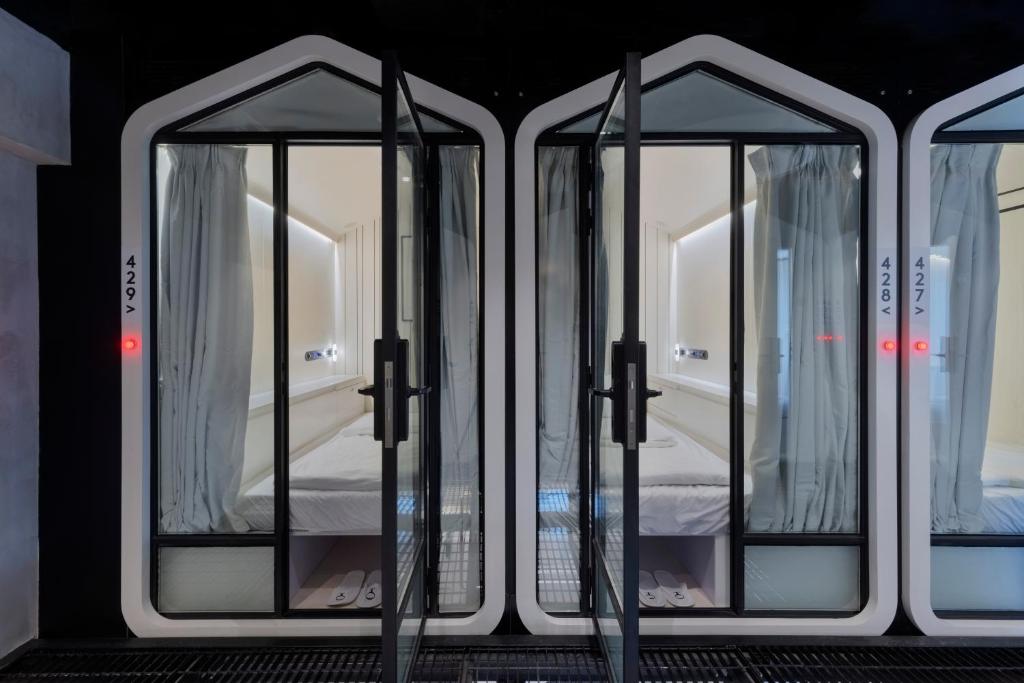 Fotografie z fotogalerie ubytování The O Pod Capsule Hotel v destinaci Tel Aviv