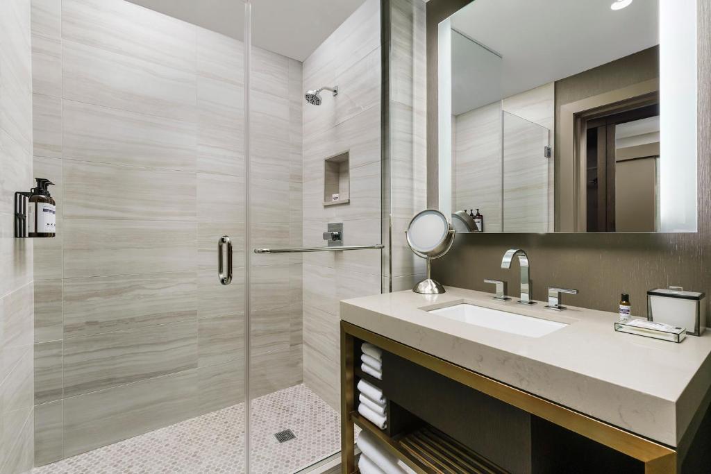 Hyatt Regency JFK Airport at Resorts World New York photo