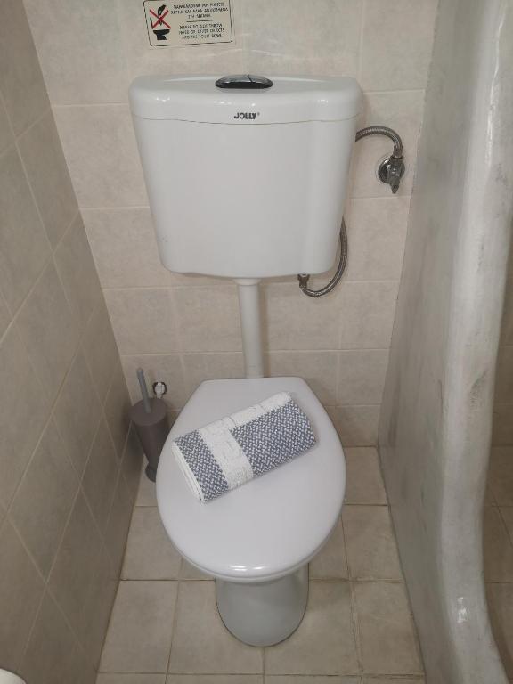 Zdjęcie z galerii obiektu Vichou rooms w mieście Adamas