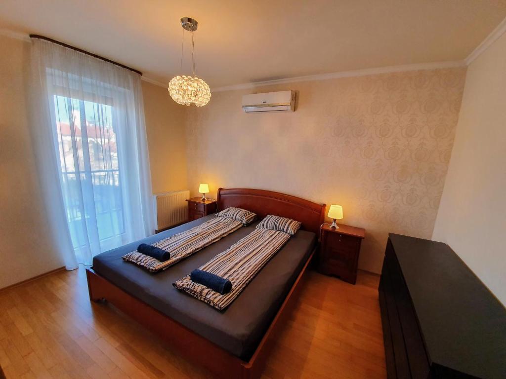 Centrum Apartman with Free Parking - Appartement
