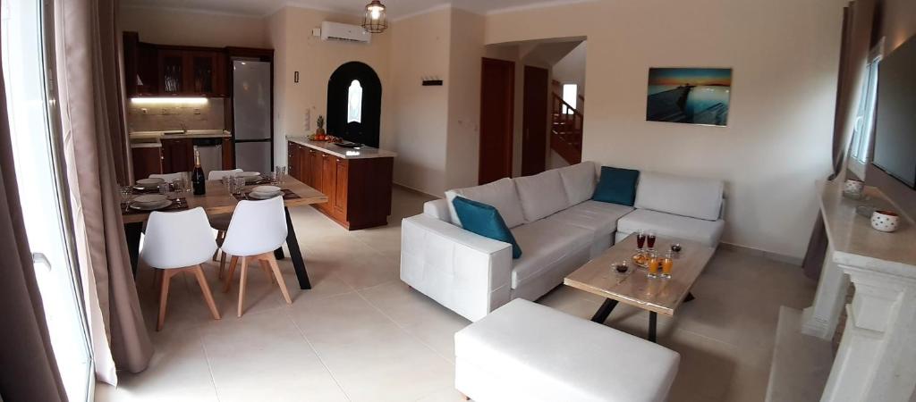 A seating area at Villa Melody Complex