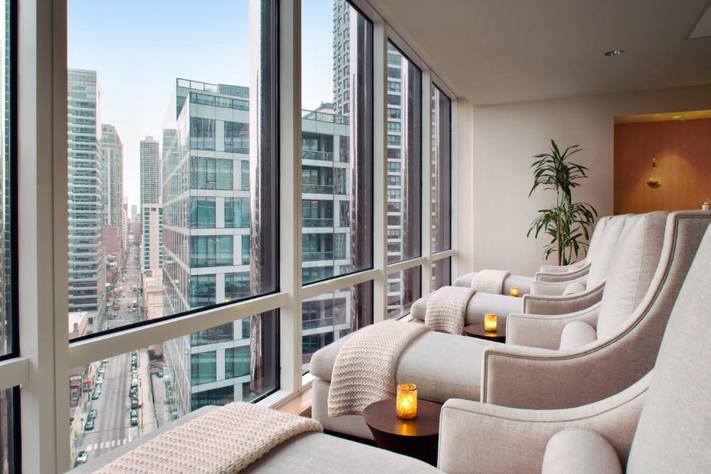 Trump International Hotel & Tower Chicago photo