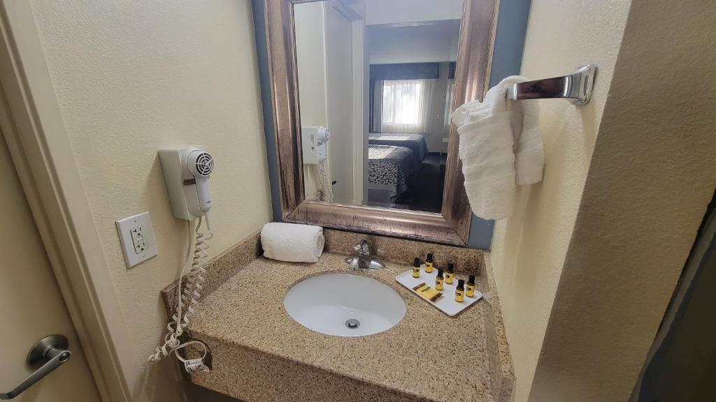 SureStay Hotel by Best Western Chula Vista San Diego Bay photo