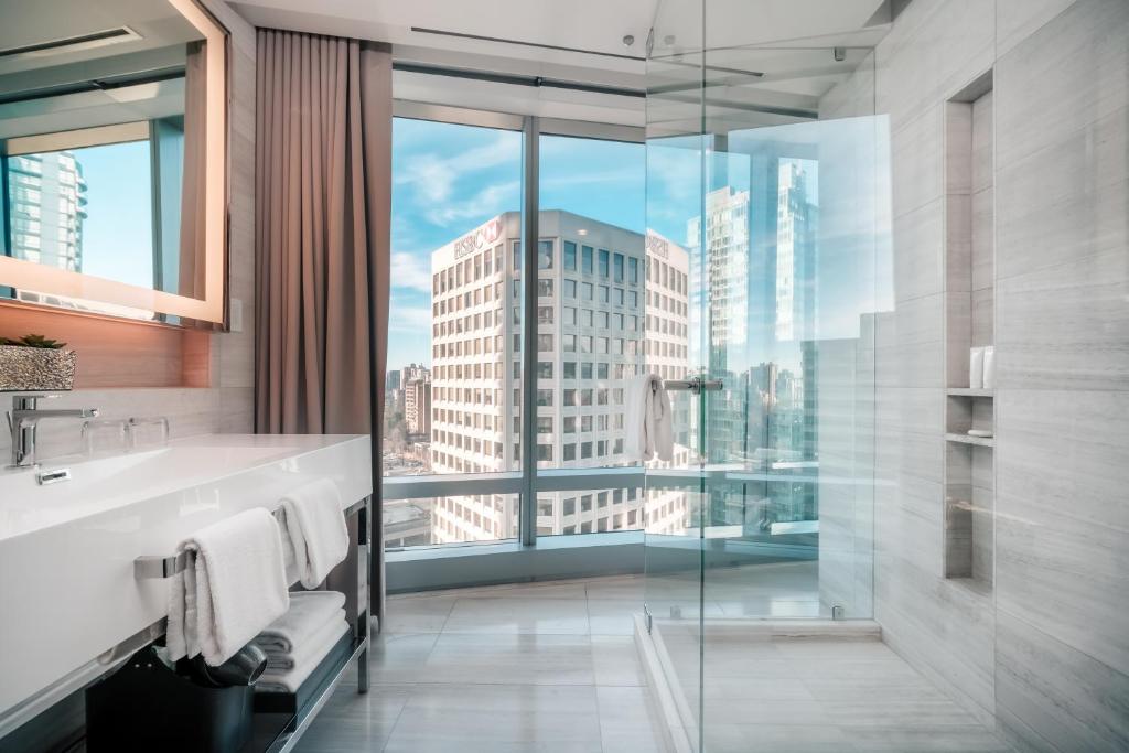 Paradox Vancouver - Resim 18