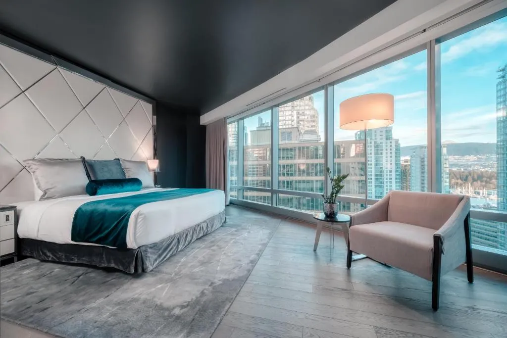 Paradox King Room with Spa Bath