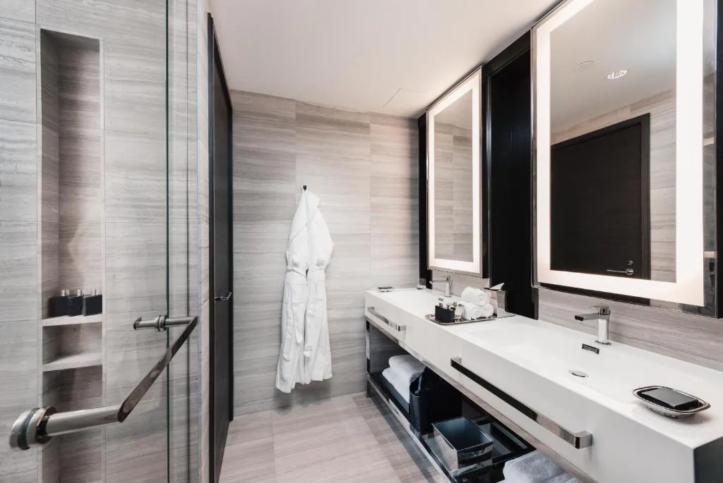 Paradox King Room with Balcony