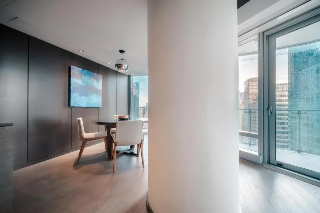 Deluxe One-Bedroom Suite