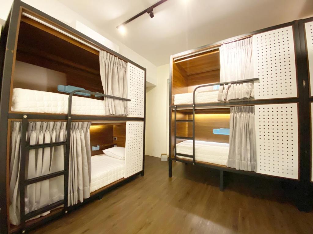 台中21旅宿-自助入住 - Bed In 8-Bed Mixed Dormitory Room