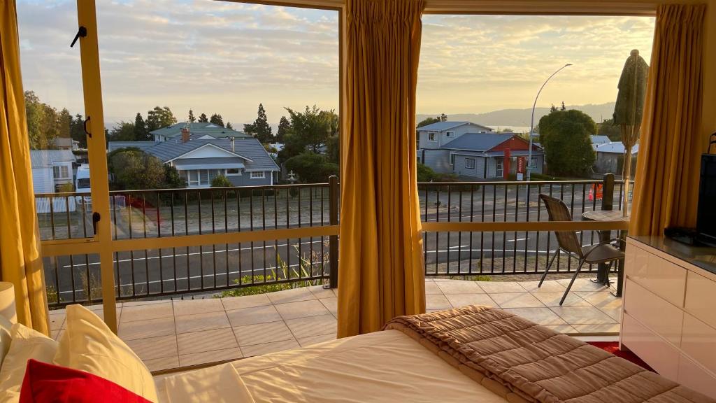 Balkón nebo terasa v ubytování Chantillys Motor Lodge