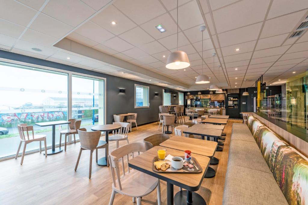 Restaurace v ubytování B&B HOTEL Brest Centre Port de Commerce