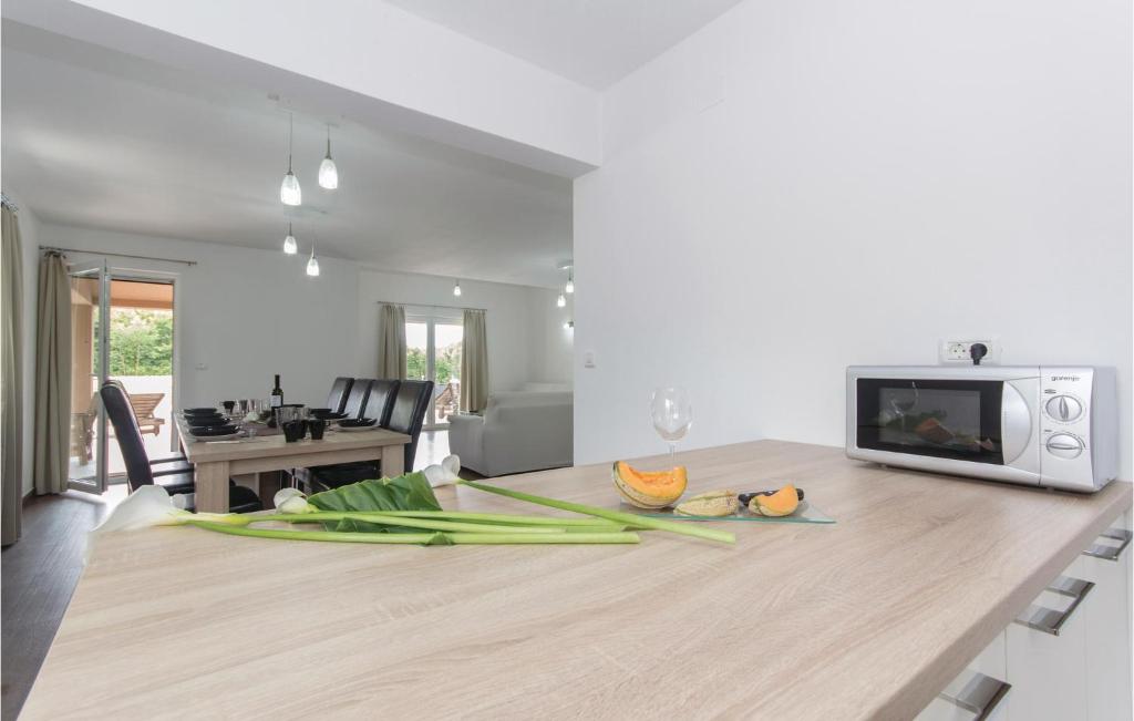 Kuchnia lub aneks kuchenny w obiekcie Holiday Home Marcana 57