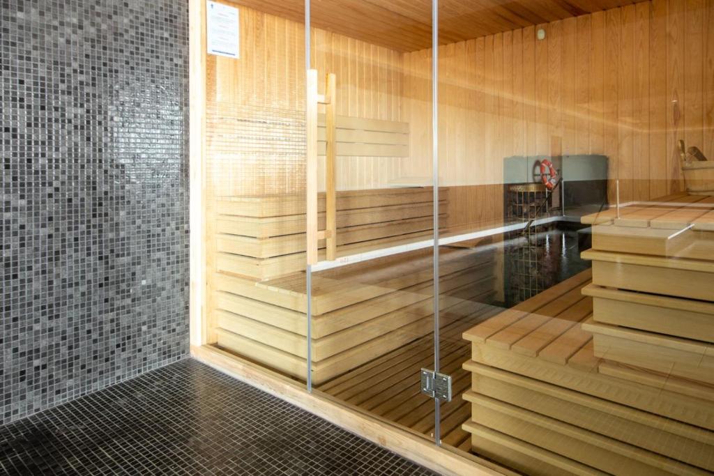 Postel nebo postele na pokoji v ubytování Luxury apartment stunning seaview BS 3104