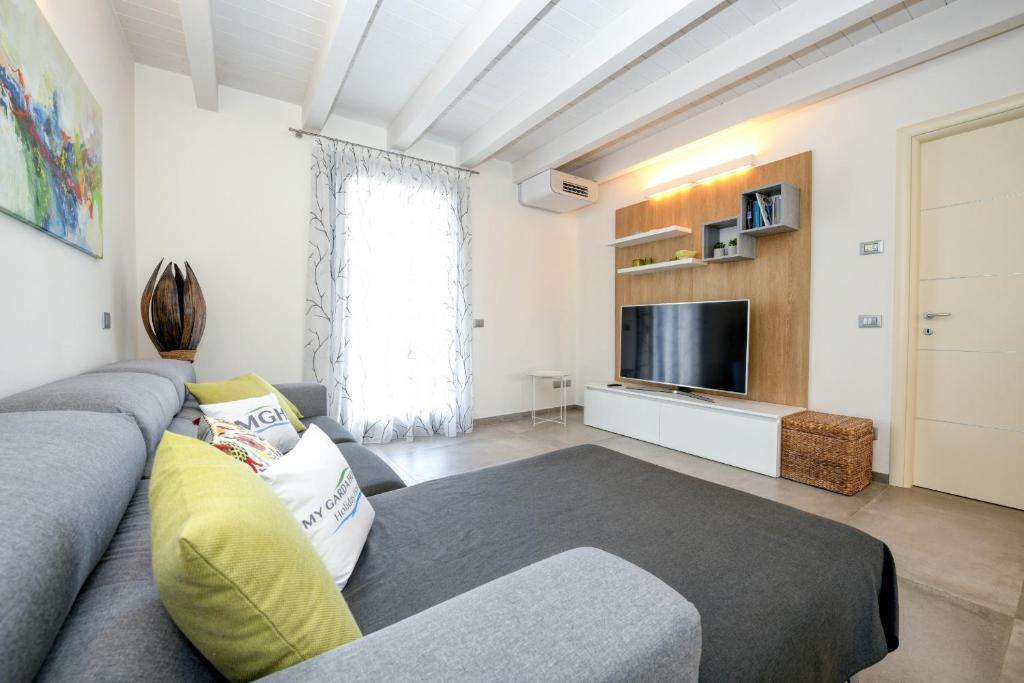 Telewizja i/lub zestaw kina domowego w obiekcie Borgo Gasparina Family Apartments