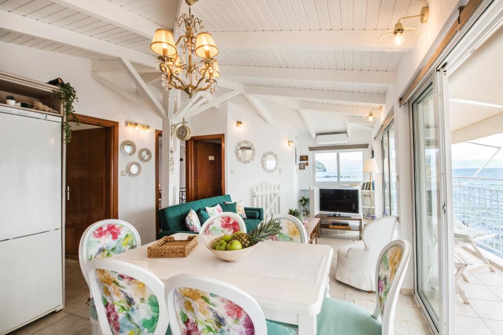 Telewizja i/lub zestaw kina domowego w obiekcie Dream House Efi