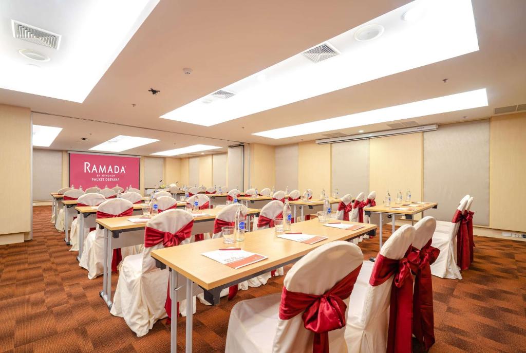 Ramada by Wyndham Phuket Deevana - Resim 19