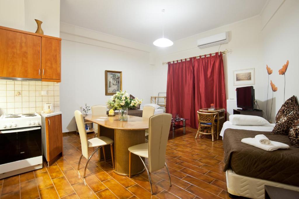 A seating area at Athina apartment Delphi