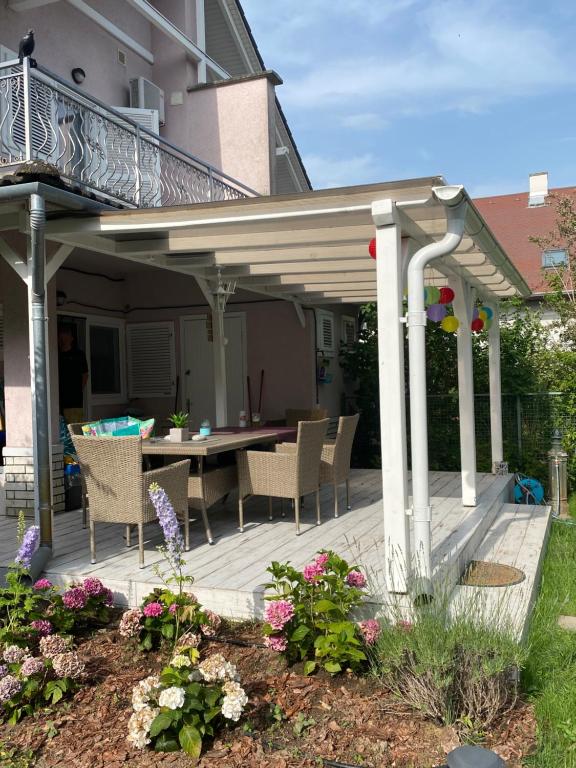 Ogród w obiekcie Villa Scamard