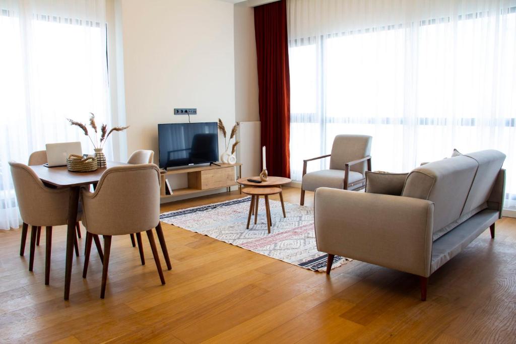 Modern and Cozy Apartment near Shopping Malls in Bagcilar, Istanbul