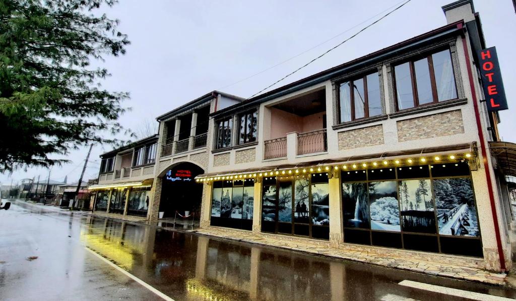 Budova, kde se hotel nachází
