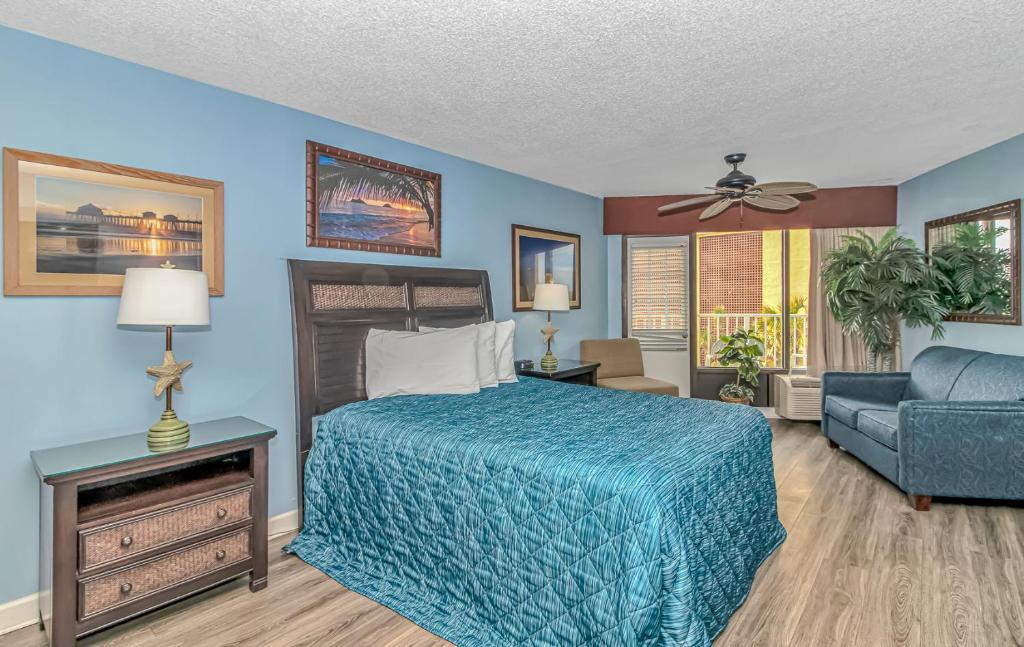 Angled Oceanview Suite - Caravelle Tower 329 - Sleeps 5 Guests