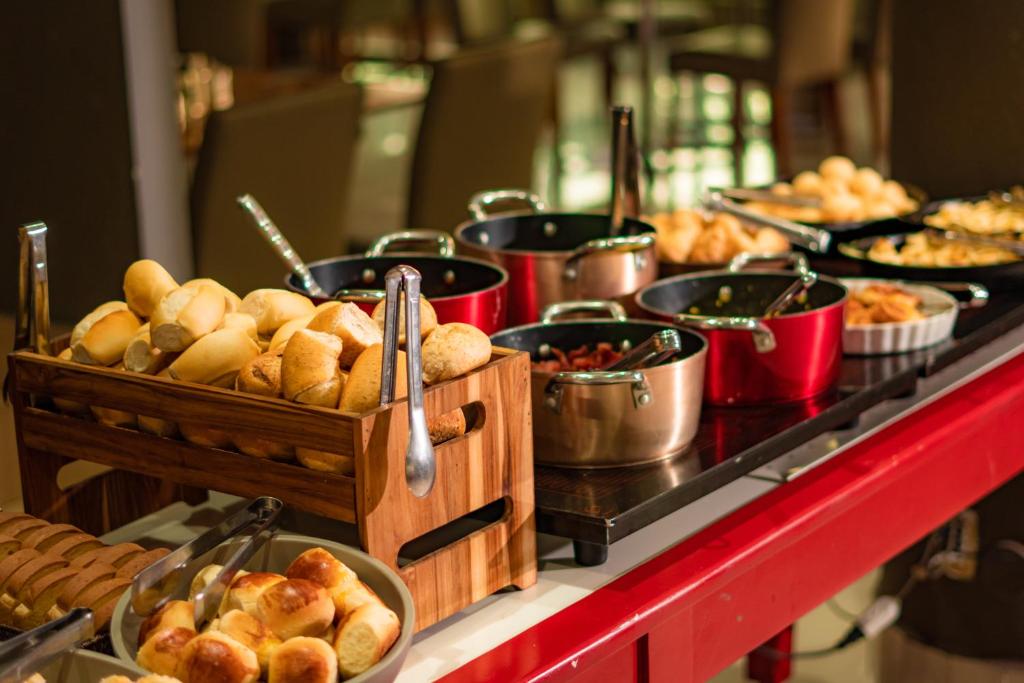 Comida no hotel ou em algum lugar perto