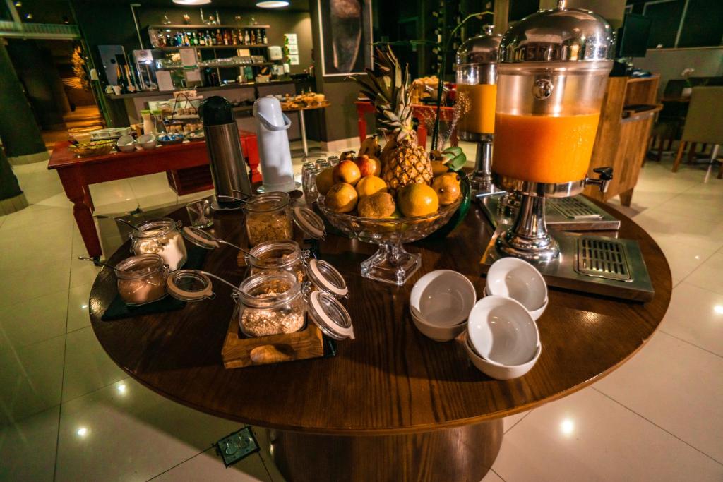 Comida no hotel ou em algum lugar perto