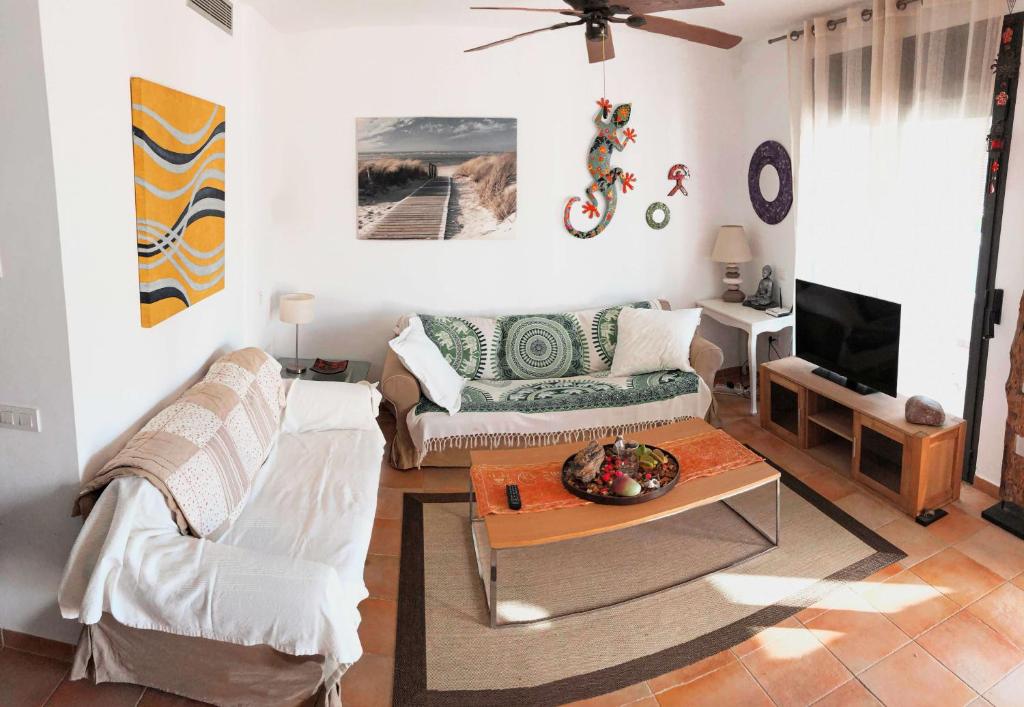 Telewizja i/lub zestaw kina domowego w obiekcie Casa Indalo - Resort Macenas Mojacar