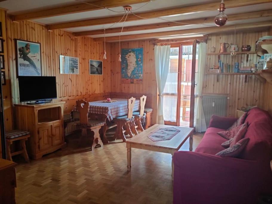 Zdjęcie z galerii obiektu Trilocale partenza seggiovia Jolanda Trinité - CIR n 0009 w mieście Gressoney-la-Trinité