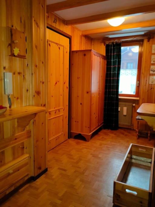 Zdjęcie z galerii obiektu Trilocale partenza seggiovia Jolanda Trinité - CIR n 0009 w mieście Gressoney-la-Trinité