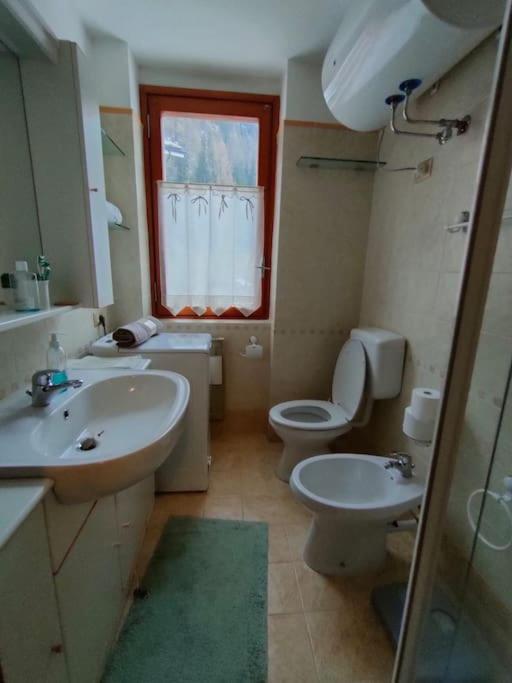 Zdjęcie z galerii obiektu Trilocale partenza seggiovia Jolanda Trinité - CIR n 0009 w mieście Gressoney-la-Trinité