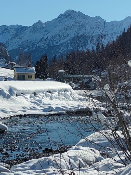 Zdjęcie z galerii obiektu Trilocale partenza seggiovia Jolanda Trinité - CIR n 0009 w mieście Gressoney-la-Trinité