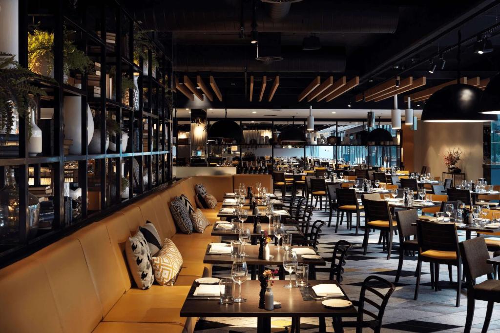 Restaurace v ubytování QT Canberra