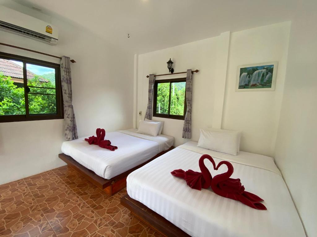 Khao Sok Jungle Huts Resort - Camera Familiare Standard