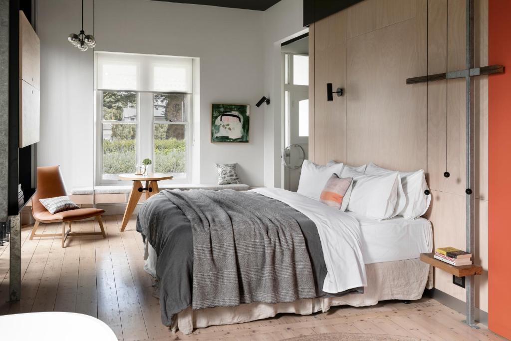 Drift House - King Suite - 5