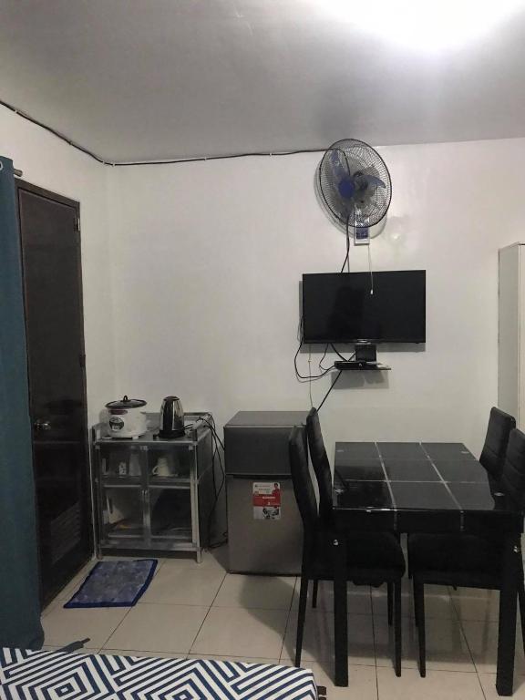 TV a/nebo společenská místnost v ubytování RV3 TRANSIENT HOUSE