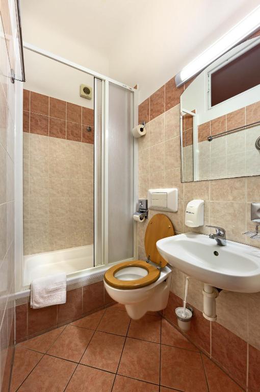 Hotel Golden City Garni - Resim 31