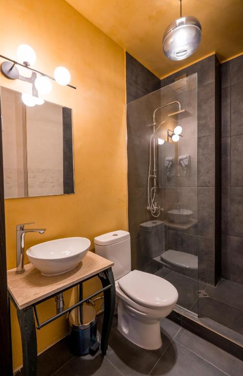 Koupelna v ubytování Boutique Kosher Hotel Tourfa