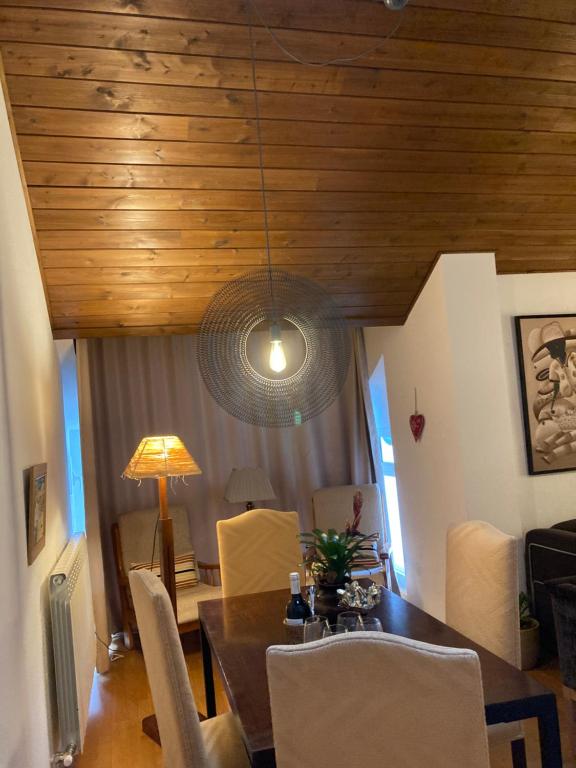 Ático Jaca a 200 m de la Ciudadela, Jaca – Precios ...