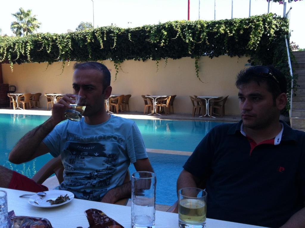 Nápoje v ubytování Caner Hotel