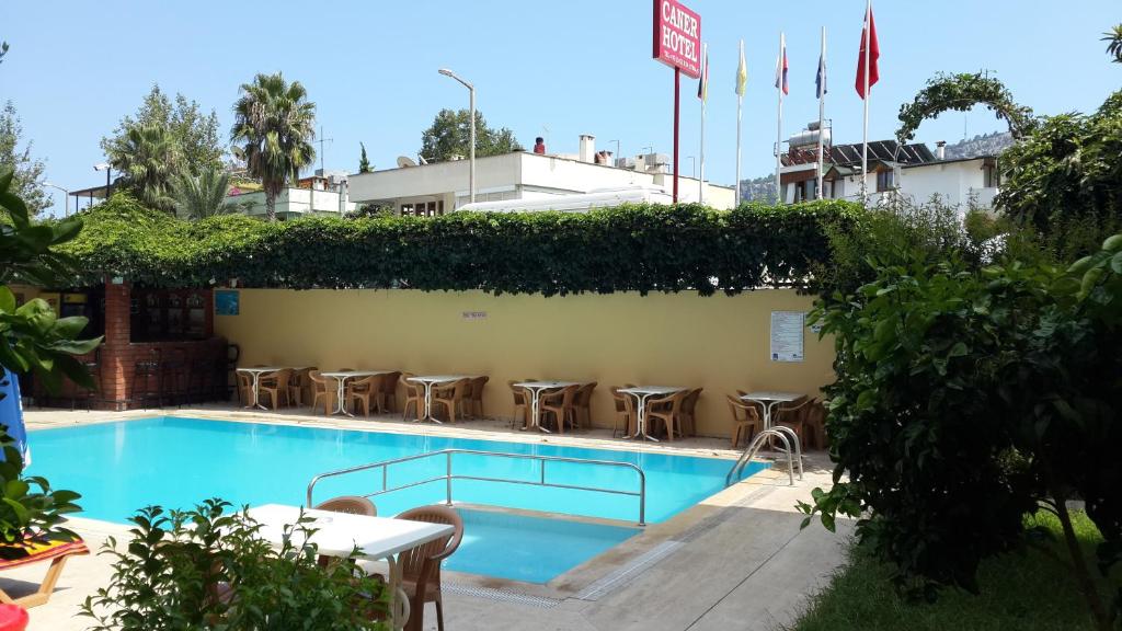 Bazén v ubytování Caner Hotel nebo v jeho okolí