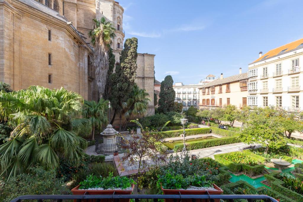 Vonkajšia záhrada v ubytovaní Jardines de la Catedral 1