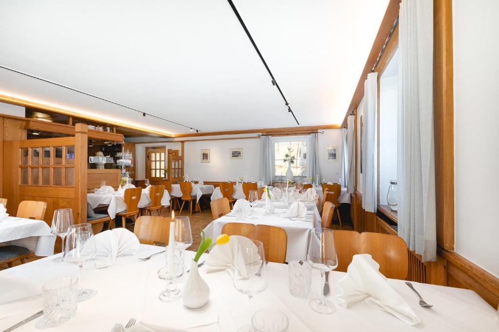 Restaurace v ubytování Zur Blume Hotel & Restaurant Efringen-Kirchen bei Basel