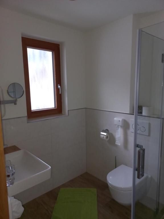 Koupelna v ubytování Haus Alpenflora